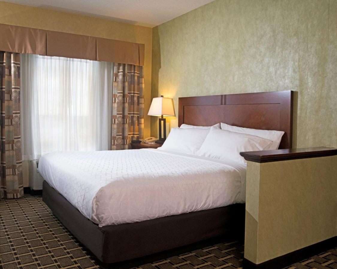Holiday Inn Express Hotel & Suites Youngstown North-Warren/Niles, An Ihg Hotel Екстер'єр фото